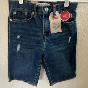 Brand new Levi’s - High rise bike shorts